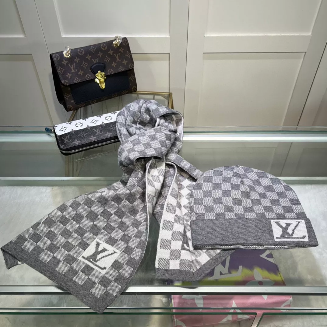 louis vuitton lv hat and echapres set s_127ab1b1